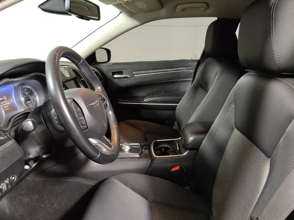 2018 Chrysler 300 in Midlothian, IL 60445 - 18145777 17