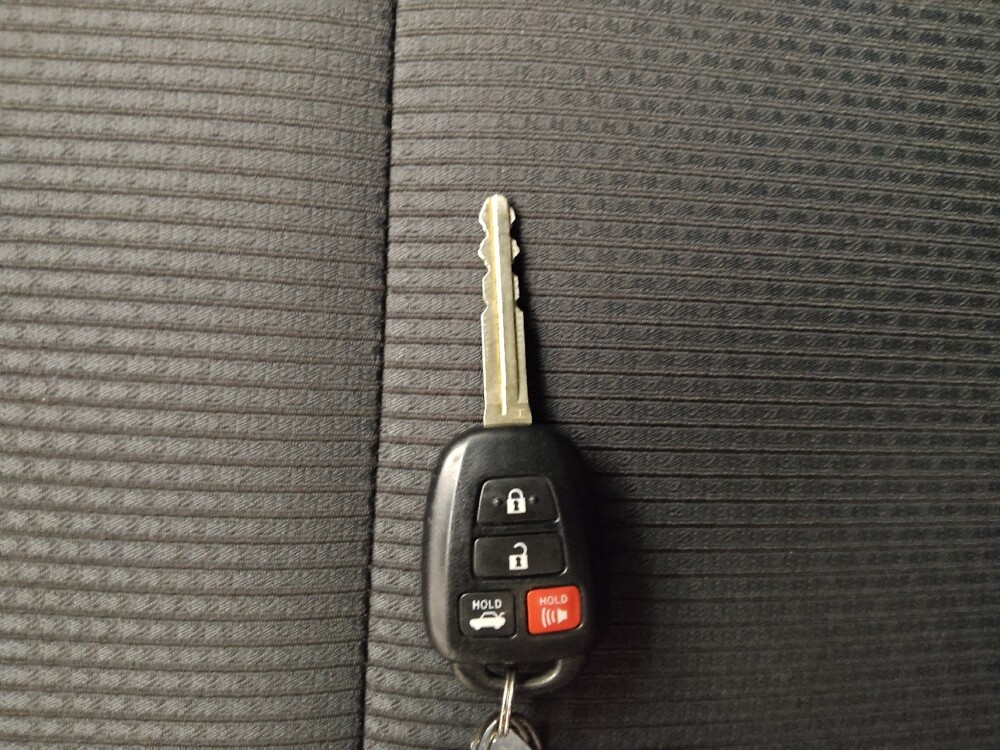 2016 Toyota Camry in Midlothian, IL 60445 - 18145778 32