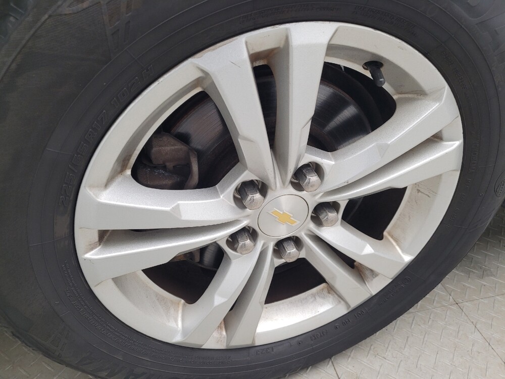 2017 Chevrolet Equinox in Mishawaka, IN 46545 - 18145788 31