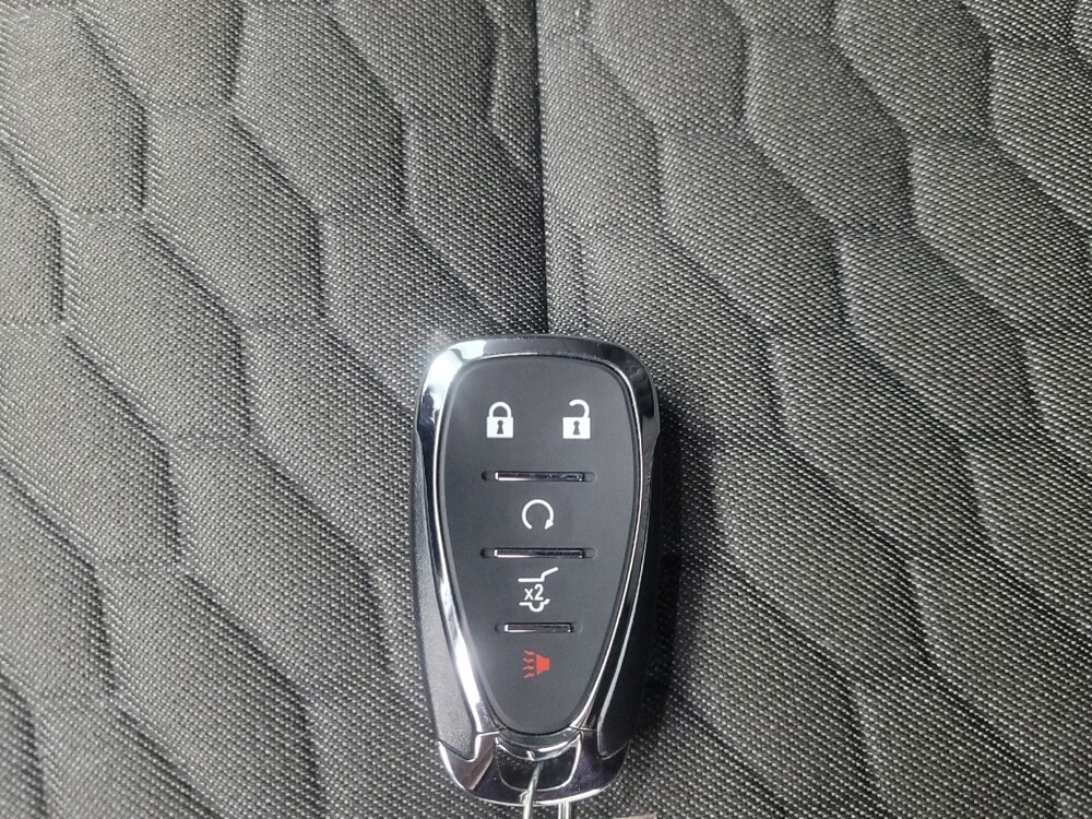2020 Chevrolet Equinox in Highland, IN 46322 - 18145852 32