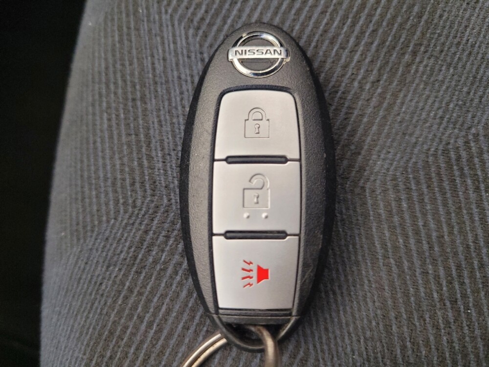2016 Nissan Rogue in Fairfield, OH 45014 - 18145876 32
