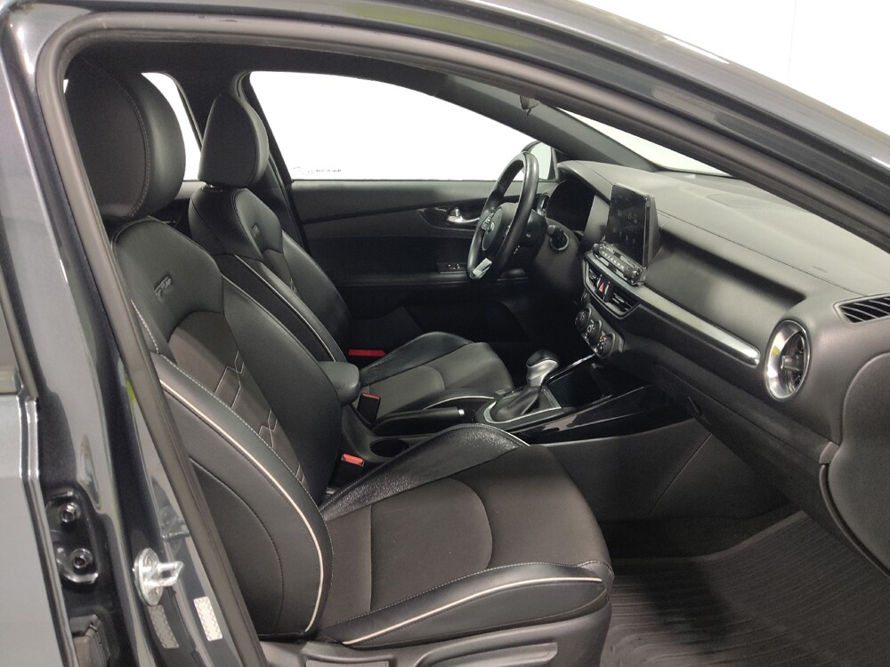 2021 Kia Forte in Columbus, OH 43228 - 18145900 21