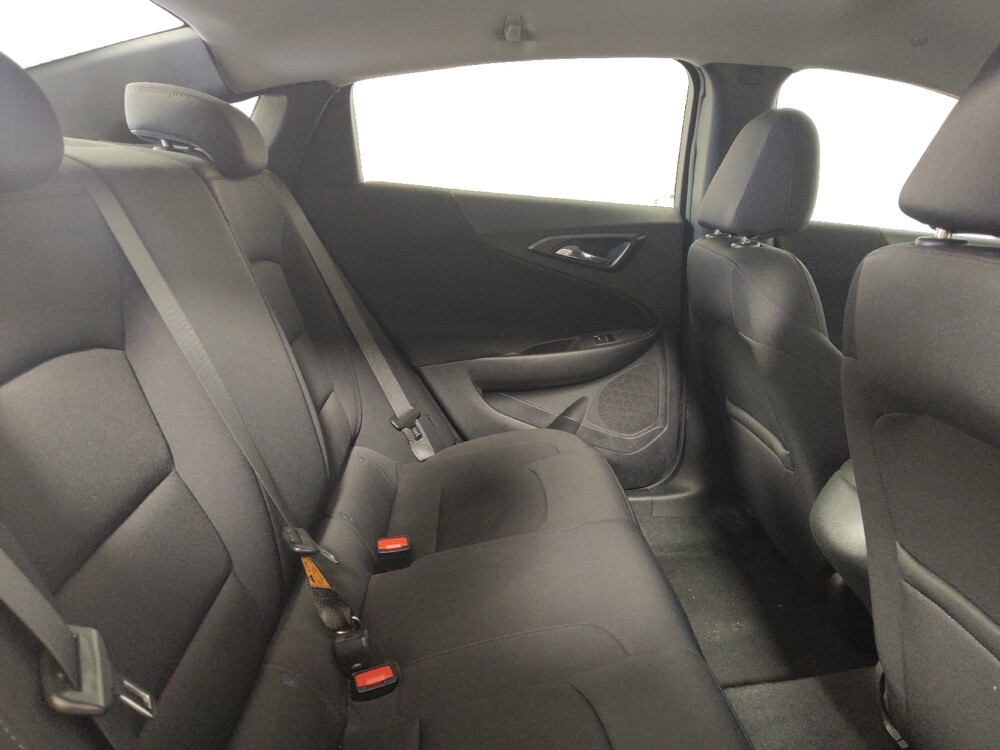 2021 Chevrolet Malibu in Midlothian, IL 60445 - 18145911 19