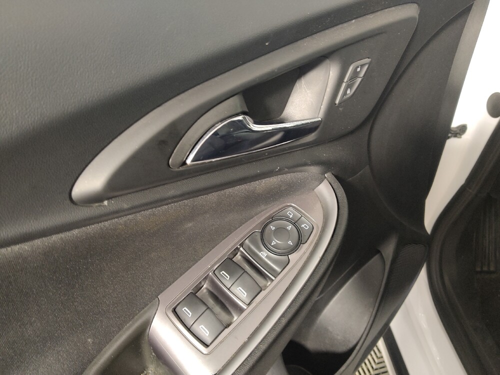 2021 Chevrolet Malibu in Midlothian, IL 60445 - 18145911 27