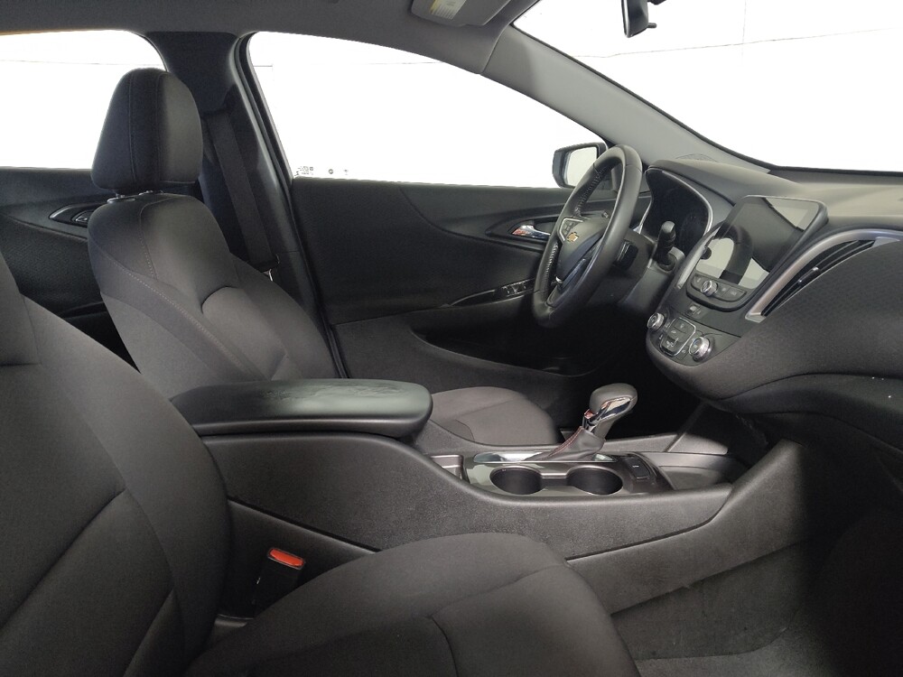 2021 Chevrolet Malibu in Midlothian, IL 60445 - 18145911 21
