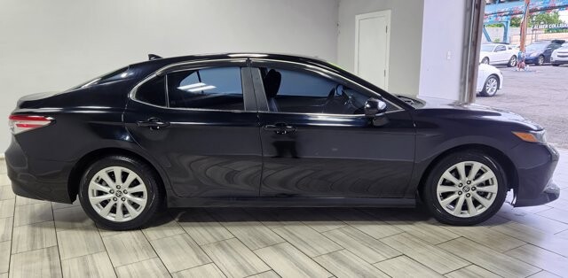 2020 Toyota Camry in Cinnaminson, NJ 08077 - 18145947 6