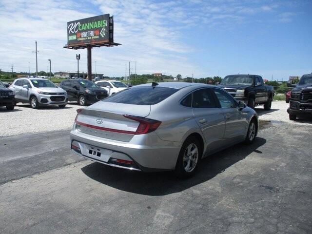 2021 Hyundai Sonata in Oak Grove, MO 64075 - 18145961 5