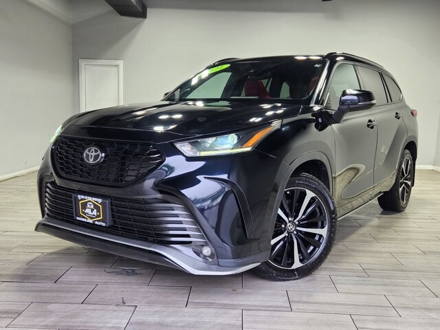 2021 Toyota Highlander in Cinnaminson, NJ 08077 - 18145970