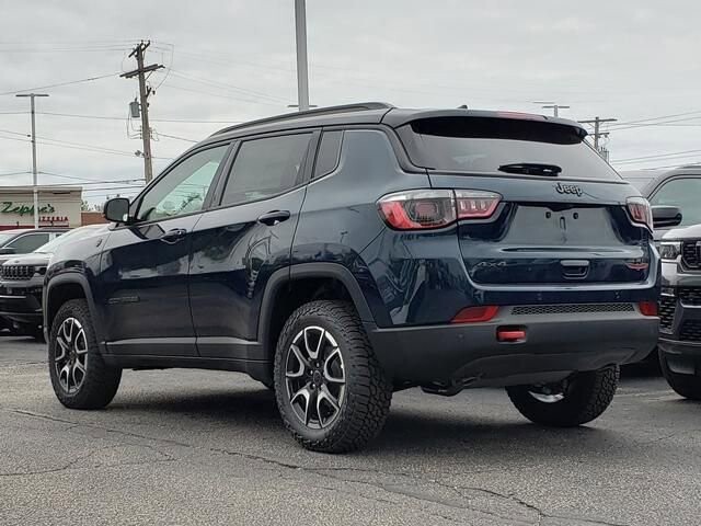 2026 Jeep Compass in Bedford, OH 44146 - 18145975 3