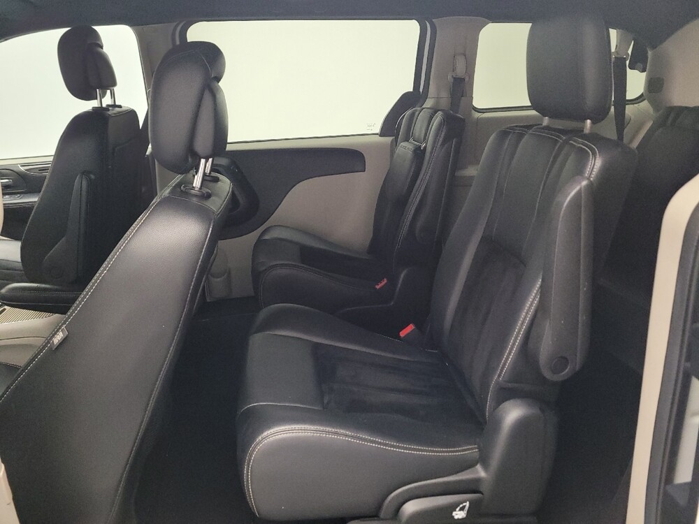 2017 Dodge Grand Caravan in Downey, CA 90241 - 18145996 18