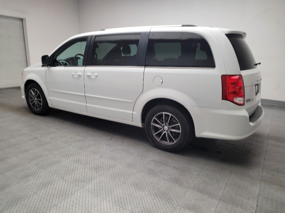 2017 Dodge Grand Caravan in Downey, CA 90241 - 18145996 3