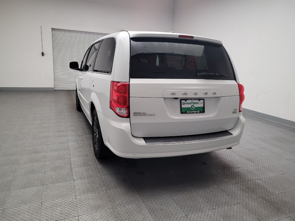 2017 Dodge Grand Caravan in Downey, CA 90241 - 18145996 6