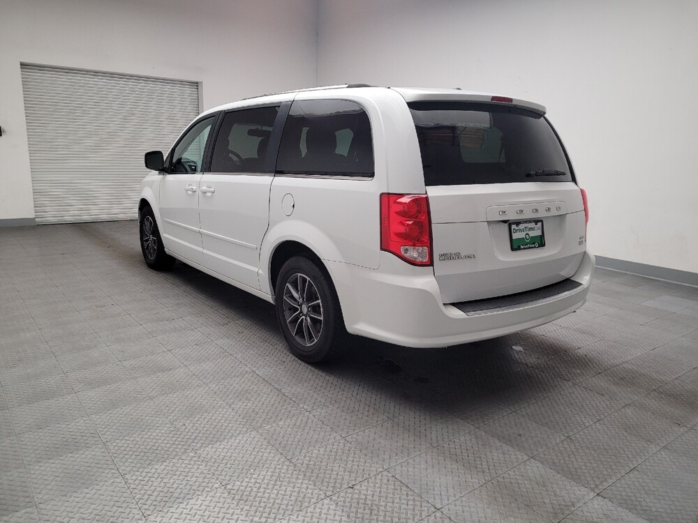 2017 Dodge Grand Caravan in Downey, CA 90241 - 18145996 5