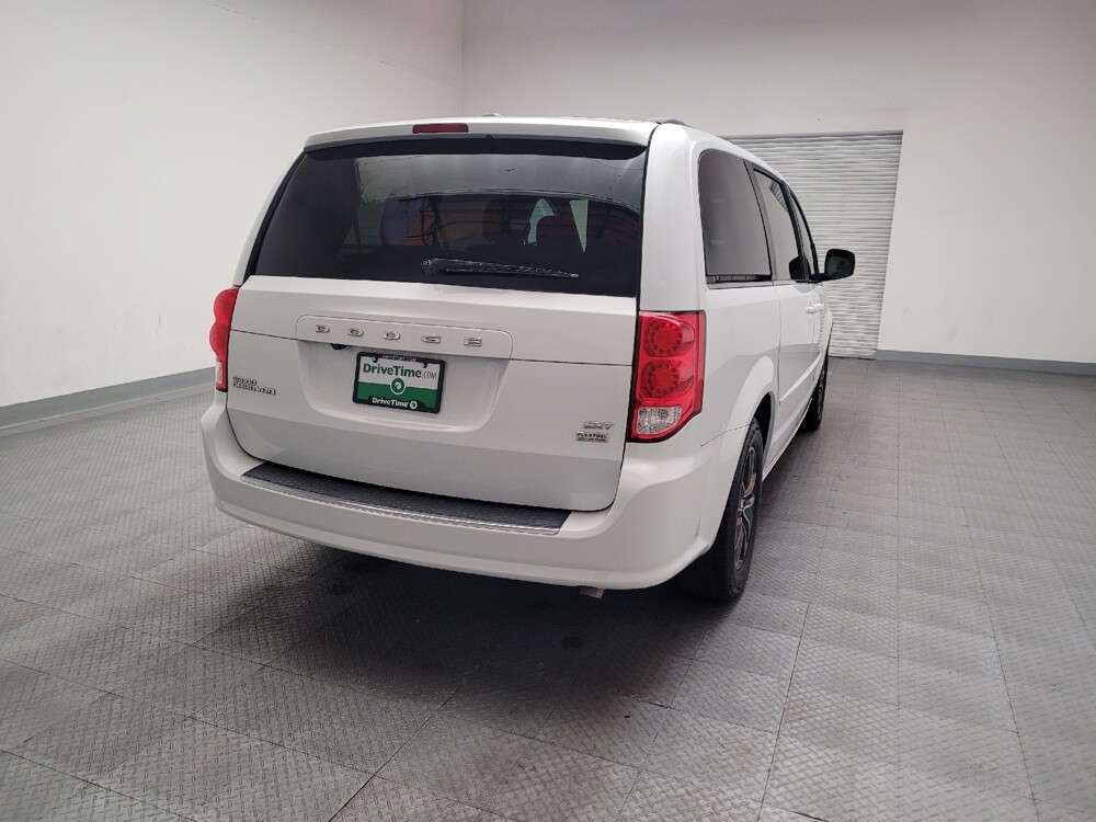 2017 Dodge Grand Caravan in Downey, CA 90241 - 18145996 7