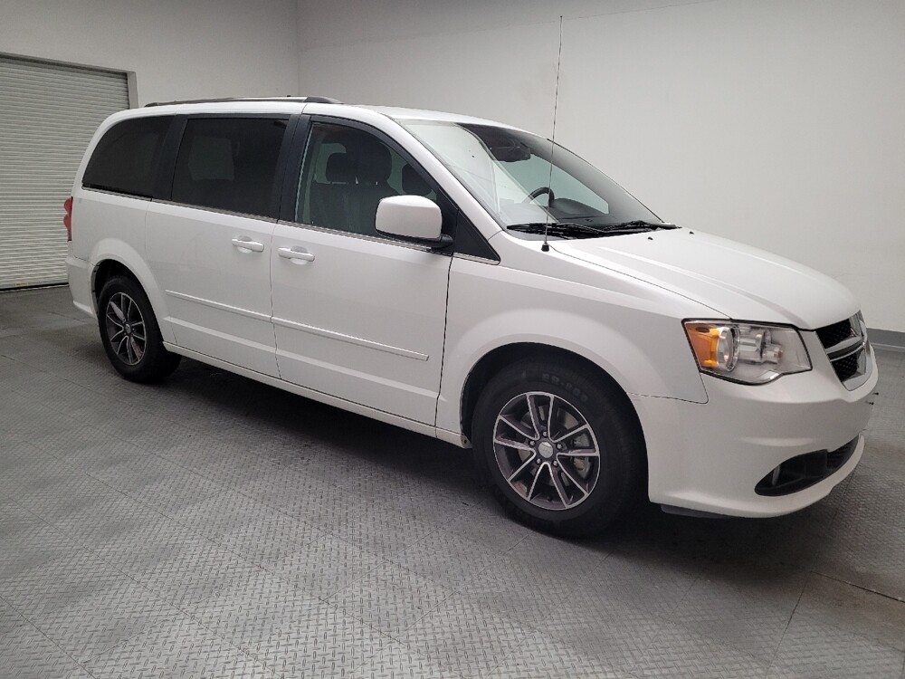 2017 Dodge Grand Caravan in Downey, CA 90241 - 18145996 11