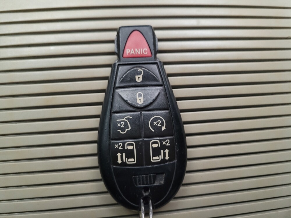 2017 Dodge Grand Caravan in Downey, CA 90241 - 18145996 32