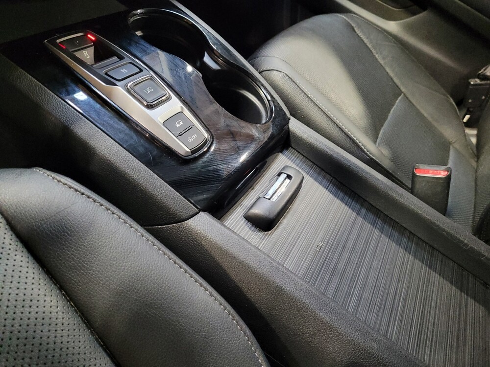 2017 Honda Pilot in Riverside, CA 92504 - 18146000 26