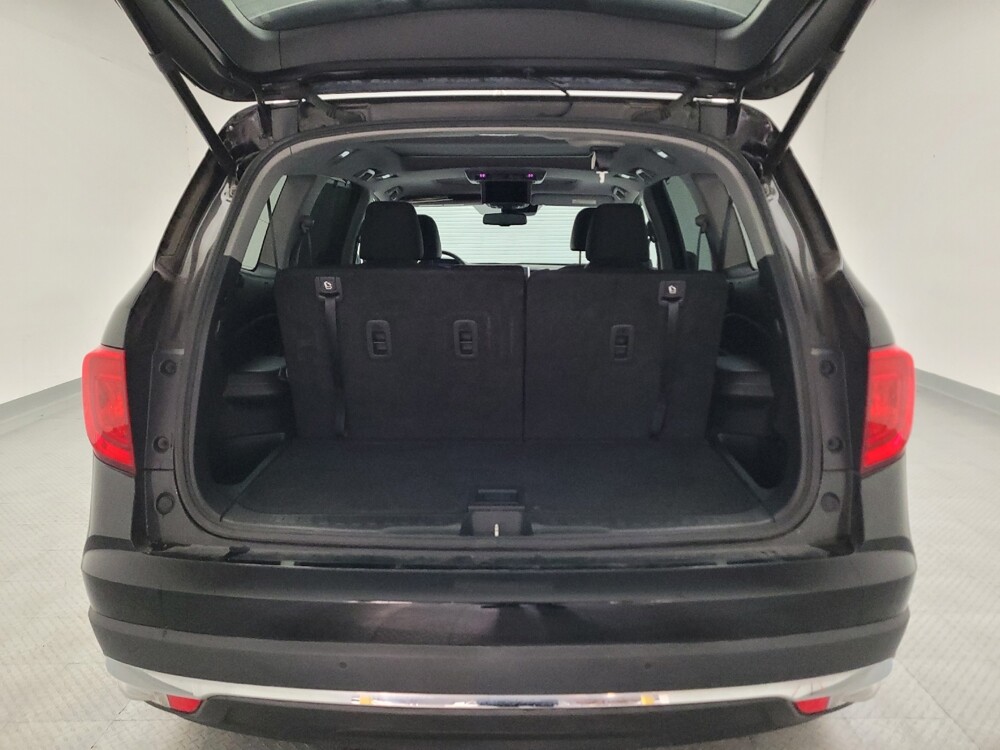 2017 Honda Pilot in Riverside, CA 92504 - 18146000 29
