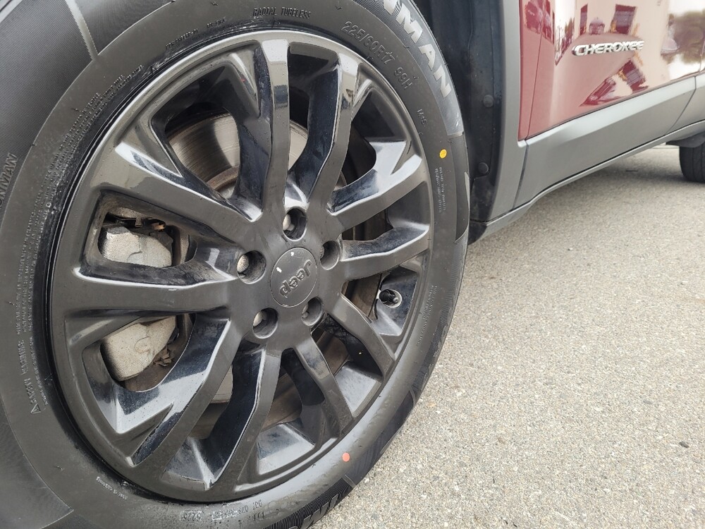 2020 Jeep Cherokee in Riverside, CA 92504 - 18146004 31