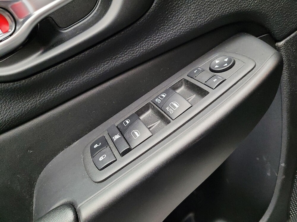 2022 Jeep Cherokee in Downey, CA 90241 - 18146007 27