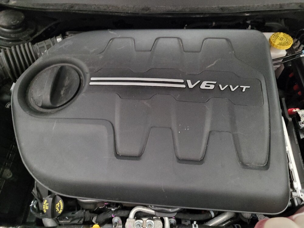 2022 Jeep Cherokee in Downey, CA 90241 - 18146007 30