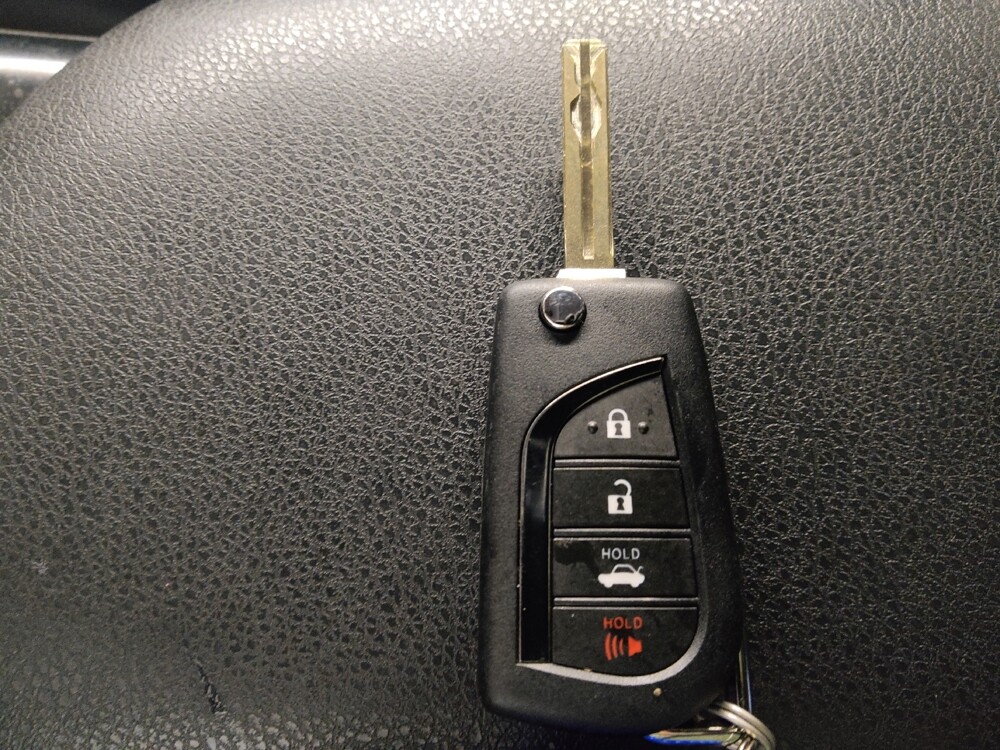 2018 Toyota Camry in Marietta, GA 30062 - 18146020 32