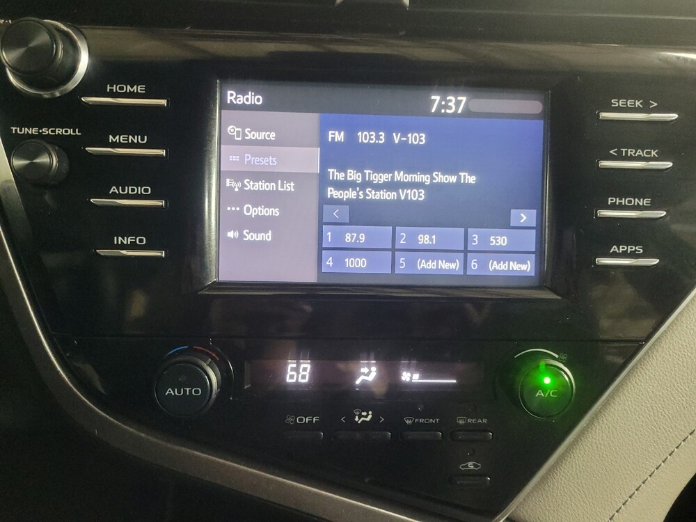 2018 Toyota Camry in Marietta, GA 30062 - 18146026 25