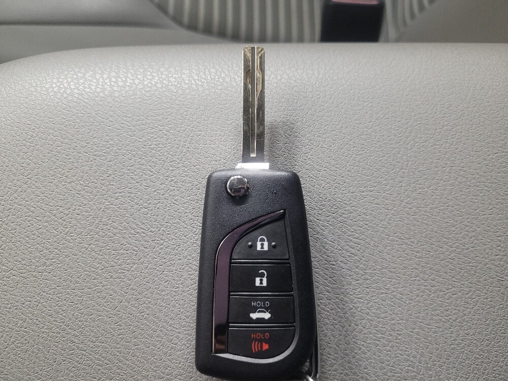 2018 Toyota Camry in Marietta, GA 30062 - 18146026 32