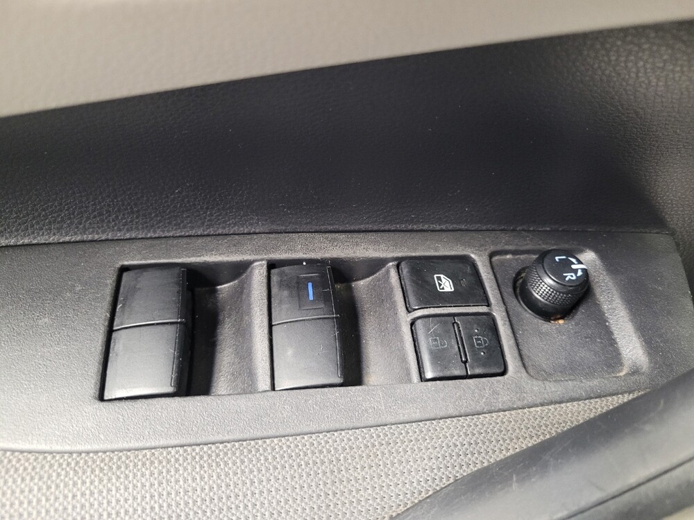 2020 Toyota Corolla in Bradenton, FL 34207 - 18146057 27
