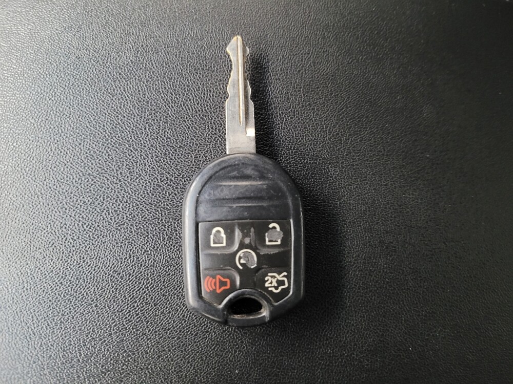 2014 Ford Taurus in Memphis, TN 38115 - 18146113 32