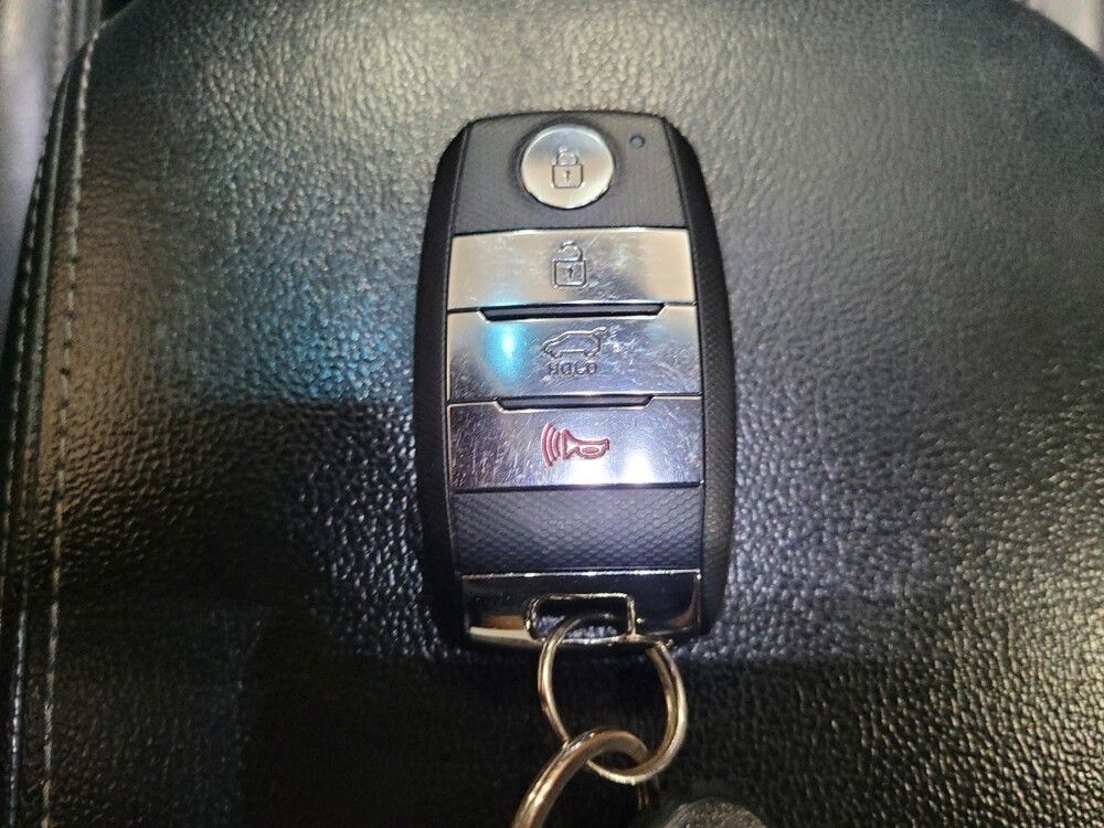 2016 Kia Sorento in Plymouth Meeting, PA 19462 - 18146140 32