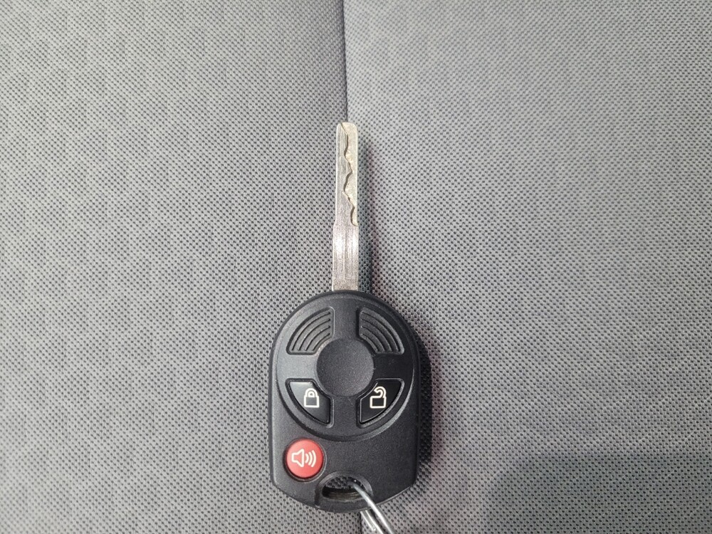 2018 Ford Escape in Indianapolis, IN 46222 - 18146183 32