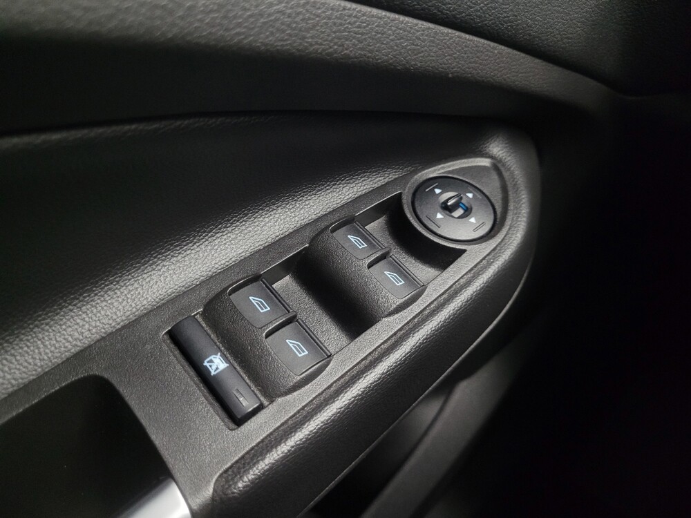 2018 Ford Escape in Indianapolis, IN 46222 - 18146183 27