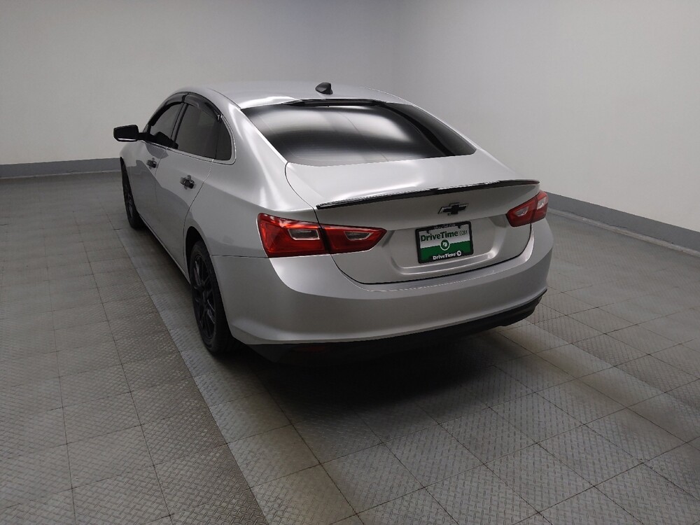 2019 Chevrolet Malibu in Highland, IN 46322 - 18146184 5