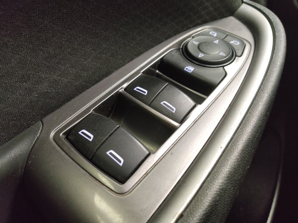 2019 Chevrolet Malibu in Highland, IN 46322 - 18146184 27