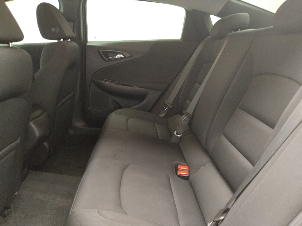 2019 Chevrolet Malibu in Highland, IN 46322 - 18146184 18