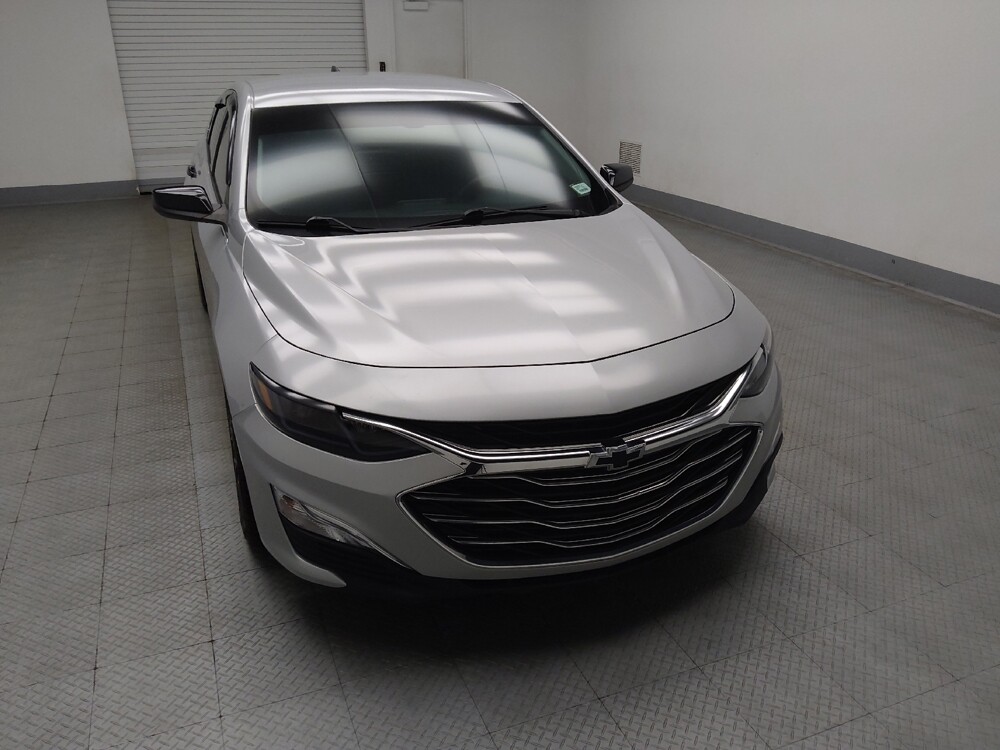 2019 Chevrolet Malibu in Highland, IN 46322 - 18146184 14