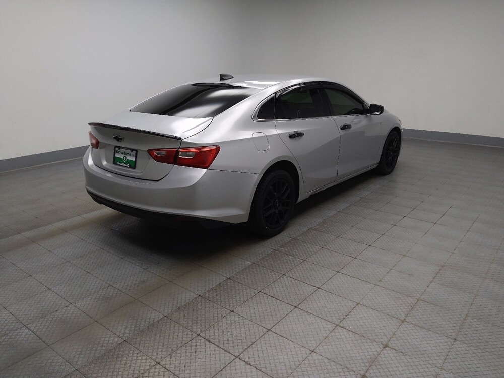 2019 Chevrolet Malibu in Highland, IN 46322 - 18146184 10