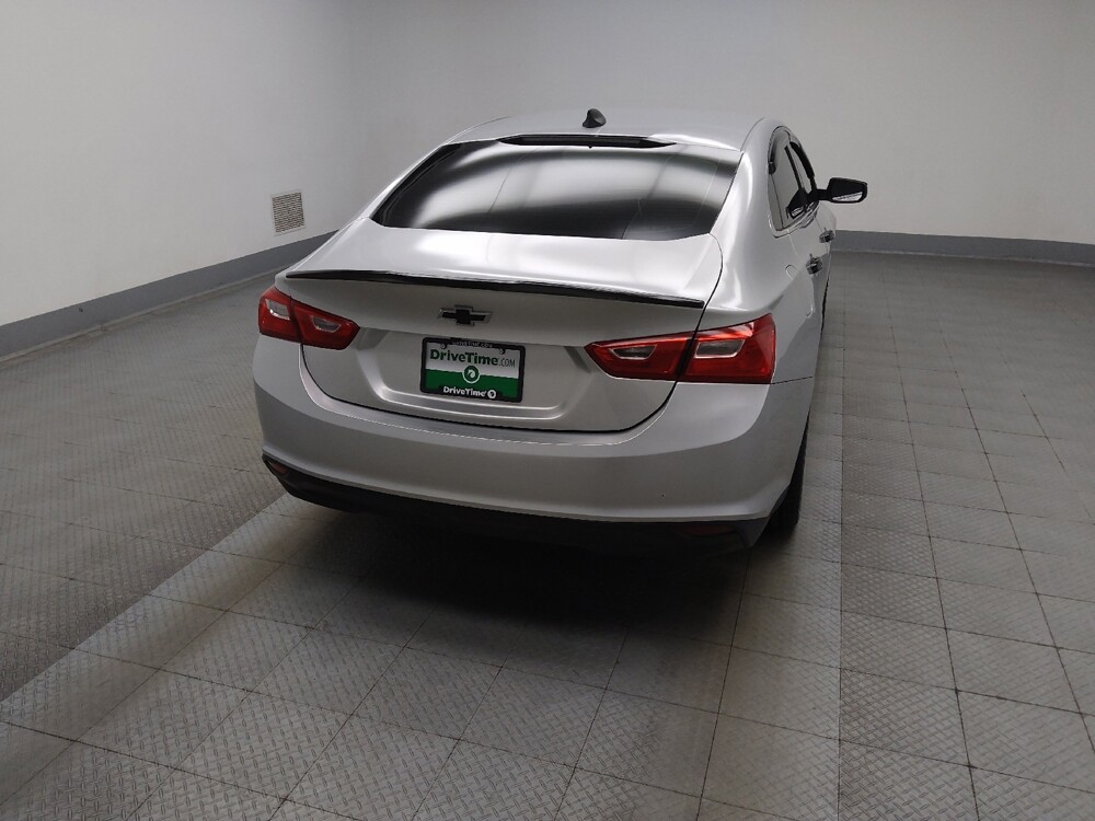 2019 Chevrolet Malibu in Highland, IN 46322 - 18146184 7