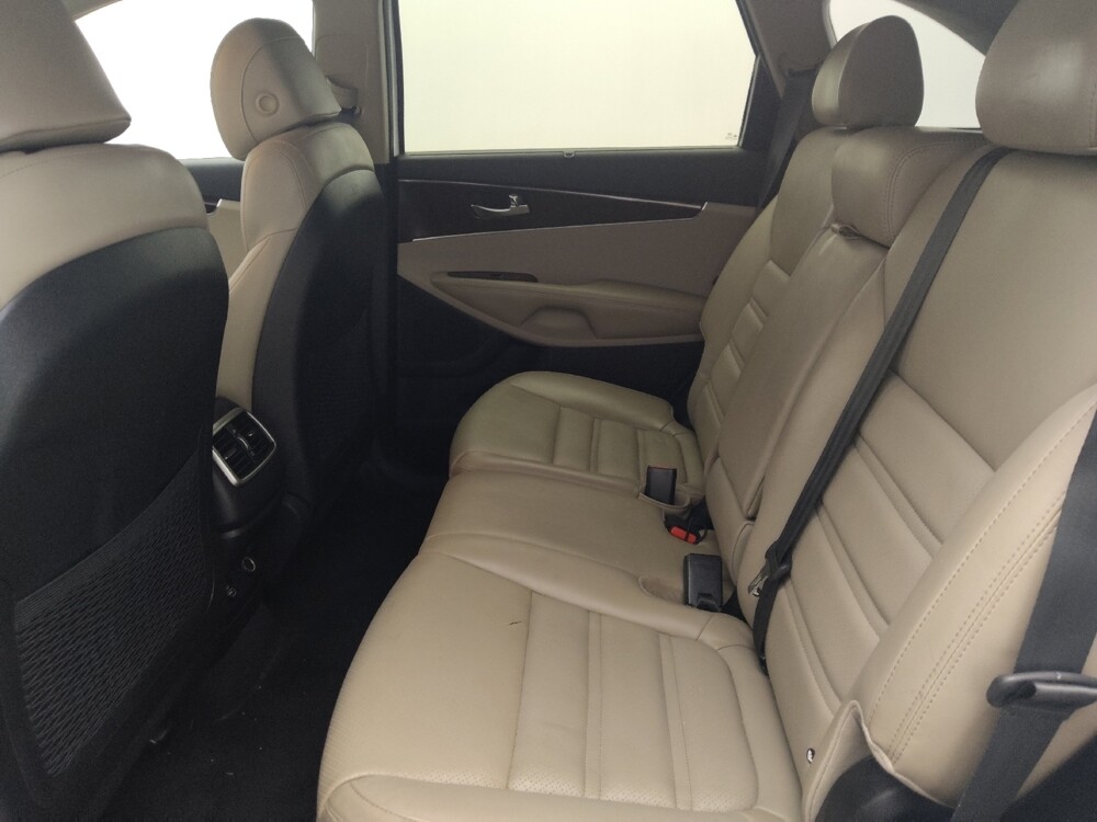 2017 Kia Sorento in Miami, FL 33157 - 18146305 18