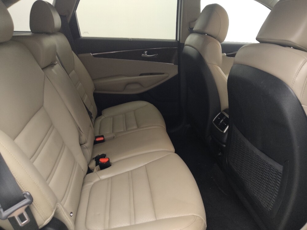 2017 Kia Sorento in Miami, FL 33157 - 18146305 19