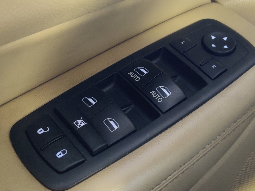 2017 Jeep Grand Cherokee in Live Oak, TX 78233 - 18146311 27