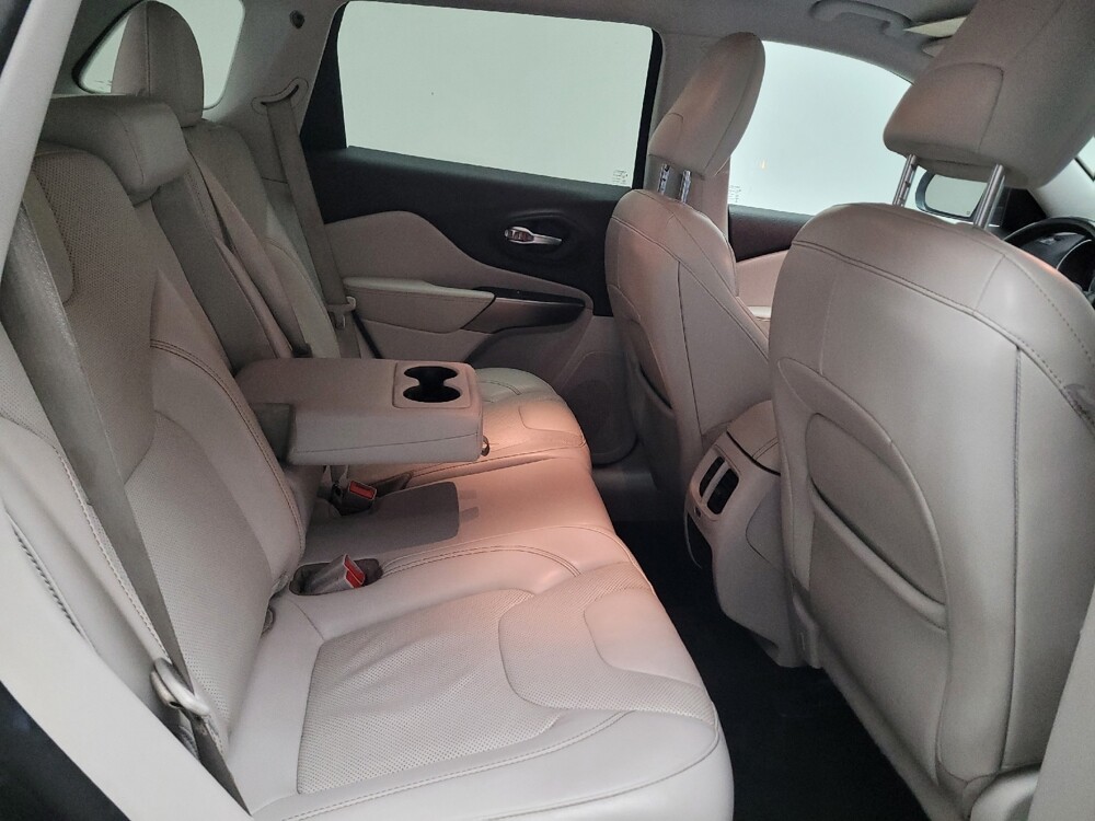 2020 Jeep Cherokee in Montclair, CA 91763 - 18146313 19