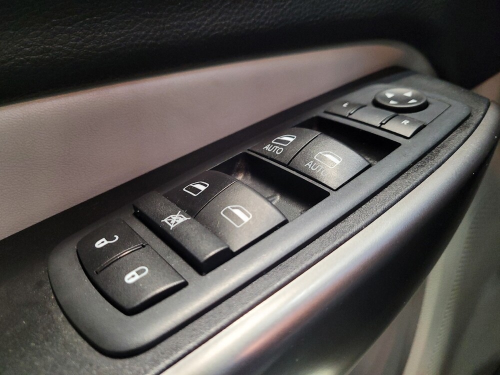 2020 Jeep Cherokee in Montclair, CA 91763 - 18146313 27