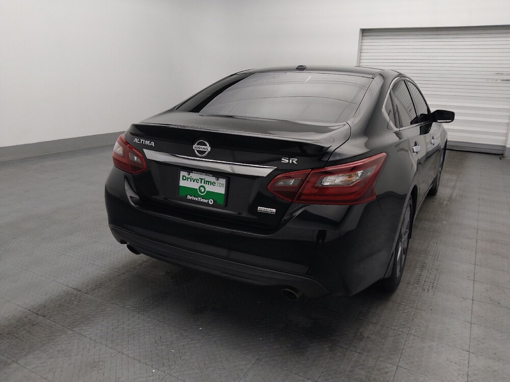 2018 Nissan Altima in Orlando, FL 32808 - 18146326 7