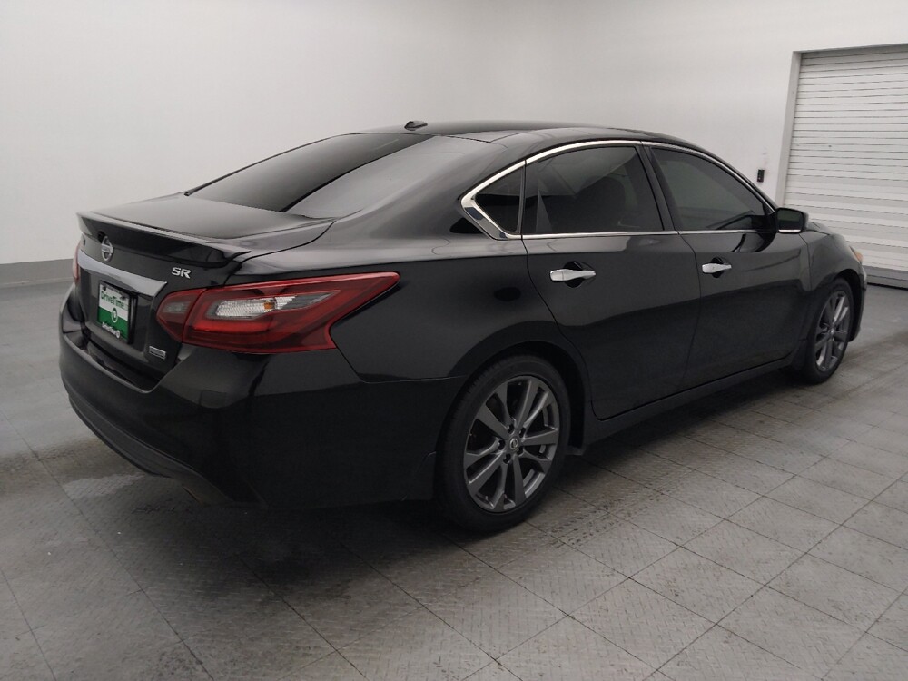 2018 Nissan Altima in Orlando, FL 32808 - 18146326 9
