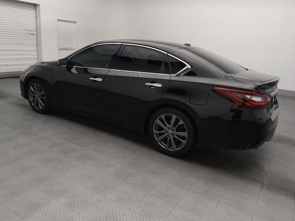 2018 Nissan Altima in Orlando, FL 32808 - 18146326 3