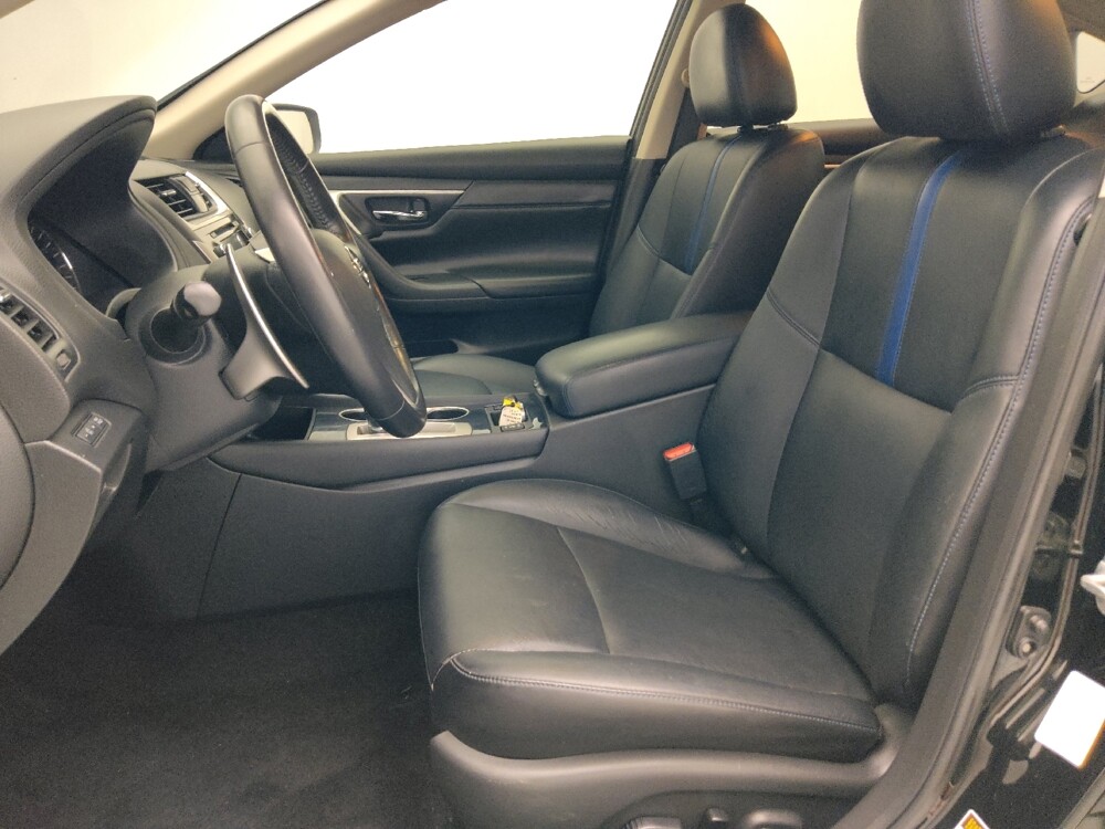 2018 Nissan Altima in Orlando, FL 32808 - 18146326 17