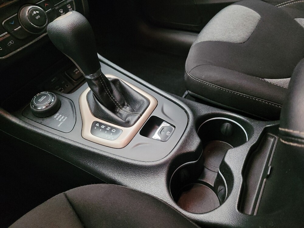 2014 Jeep Cherokee in Riverside, CA 92504 - 18146346 26