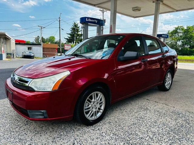 2011 Ford Focus in Harrisonburg, VA 22801 - 18146351
